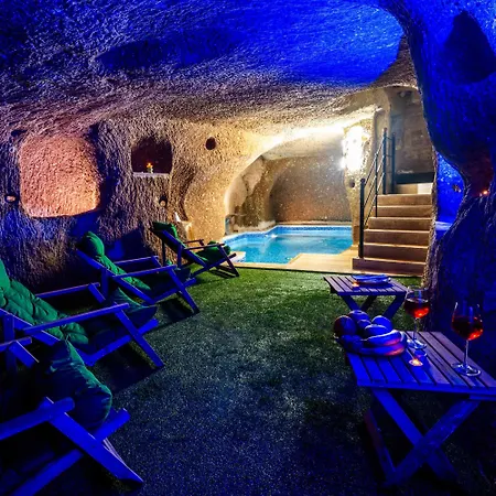 L'uva Cave * Ургуп